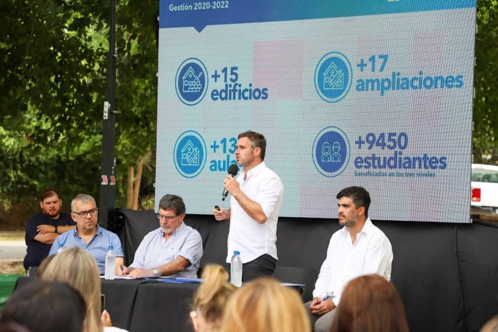 Achával con Sileoni Vamos a construir nueve establecimientos